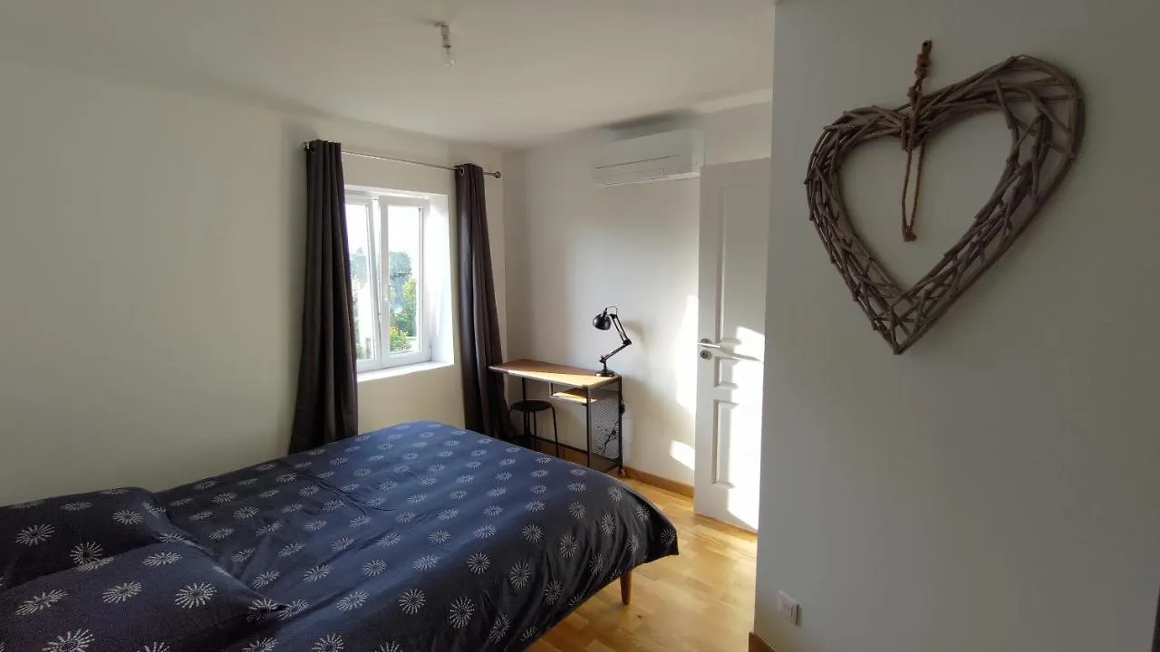 Apartment Maison Independante A Peyrieu